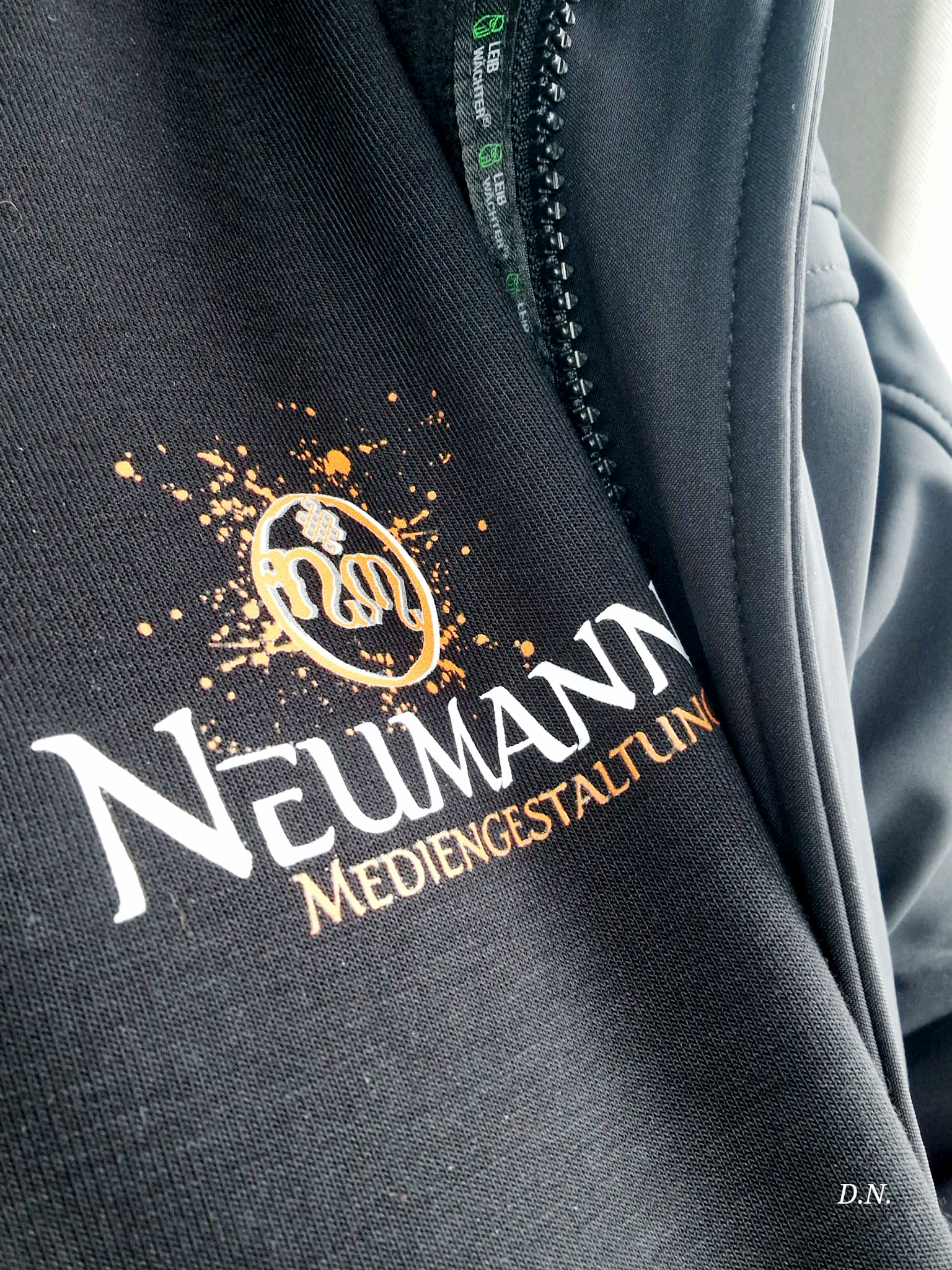 Neumann-Softshell mit eigenem Logo — die Werkbank im Sauerland